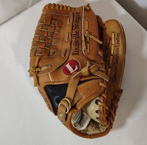 Louisville Slugger Glove
